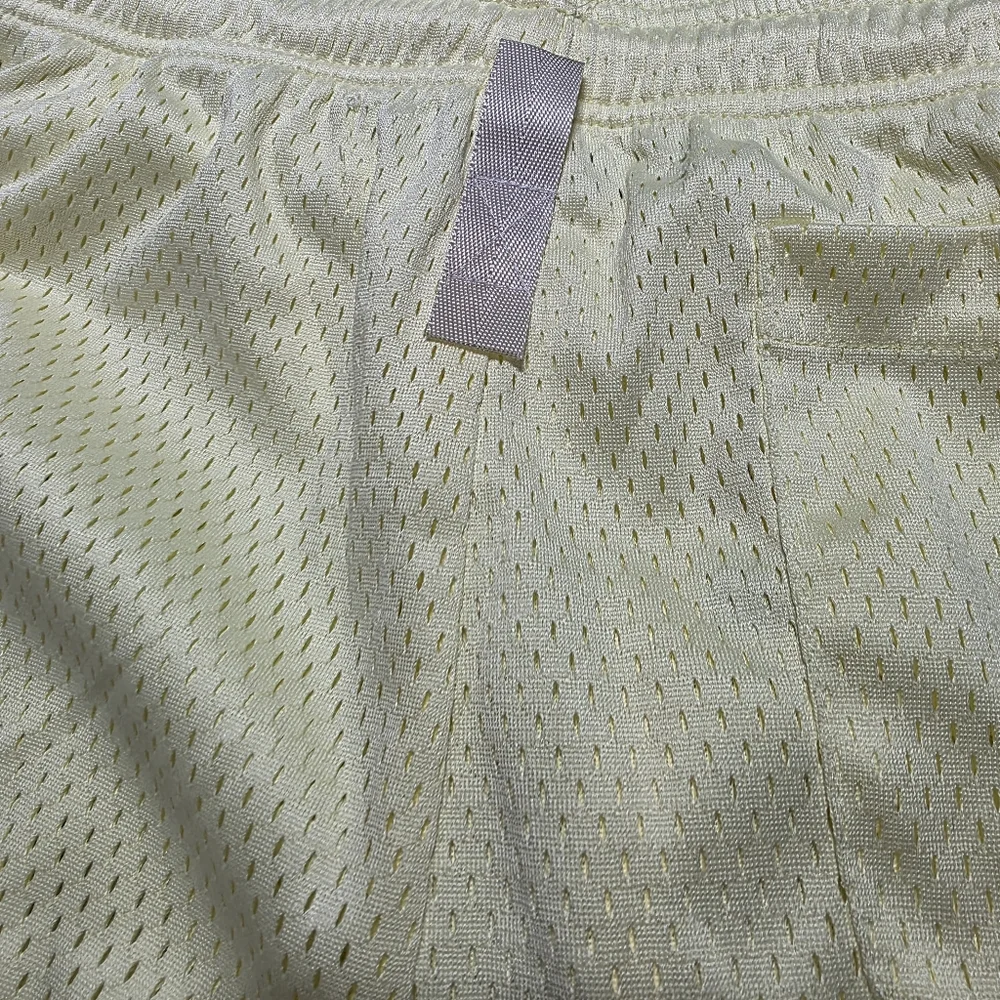 NWT Advisory Board Crystals Abc 123 Mesh Shorts Sulfur Sz M
